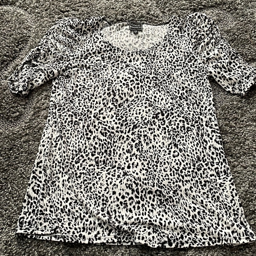 Simple cute top.